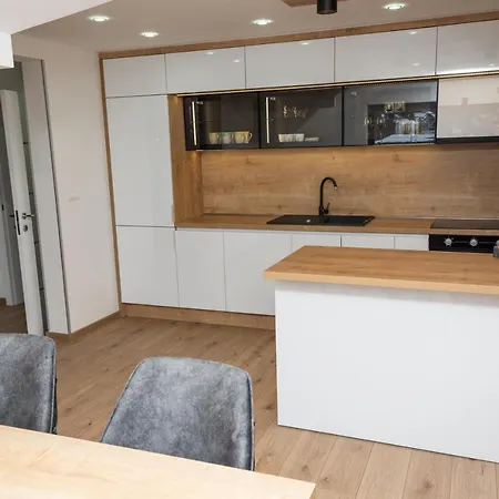 아파트 Apartman Tadic